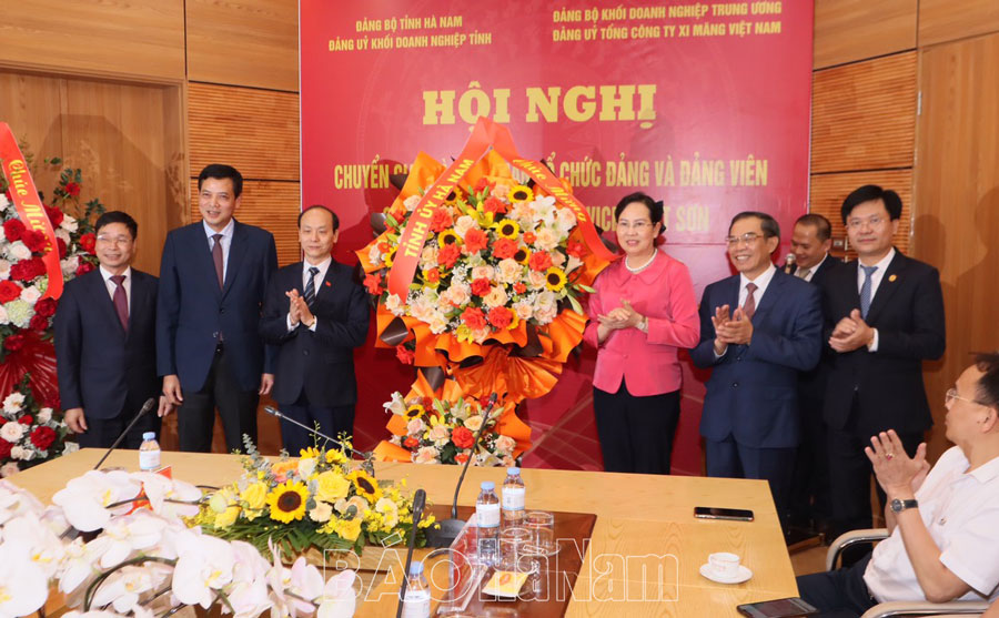 120 nam nganh xi mang nguoi vicem viet khuc trang ca
