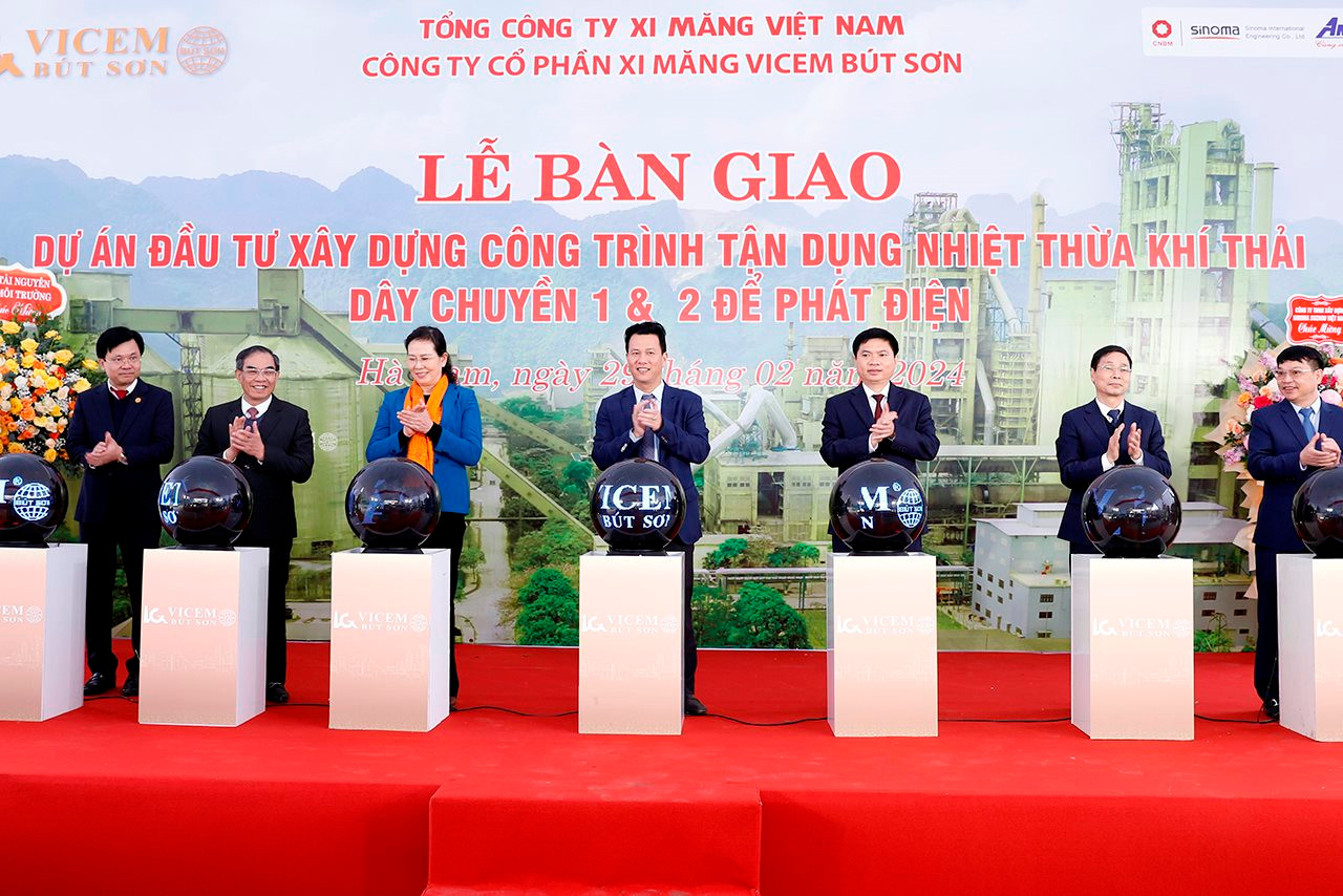 120 nam nganh xi mang nguoi vicem viet khuc trang ca