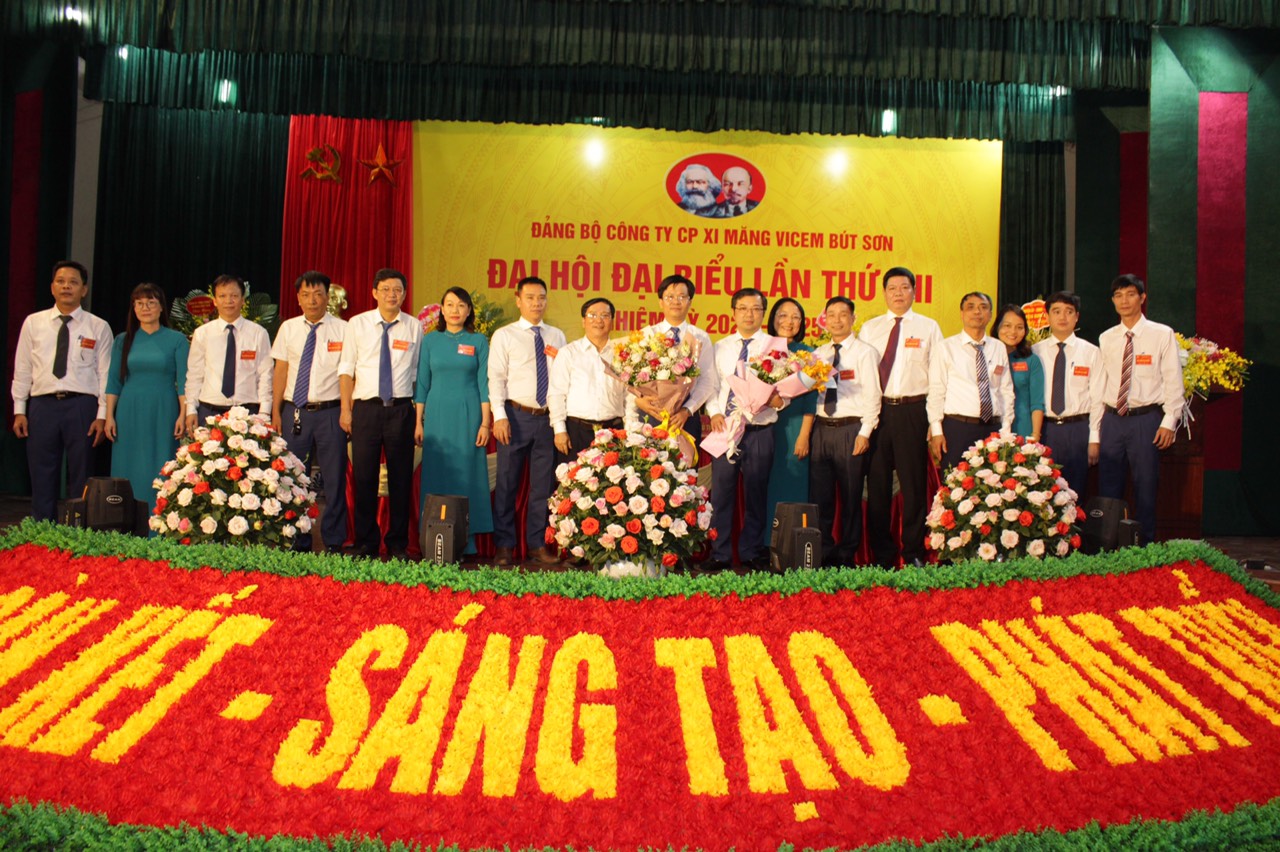 120 nam nganh xi mang nguoi vicem viet khuc trang ca